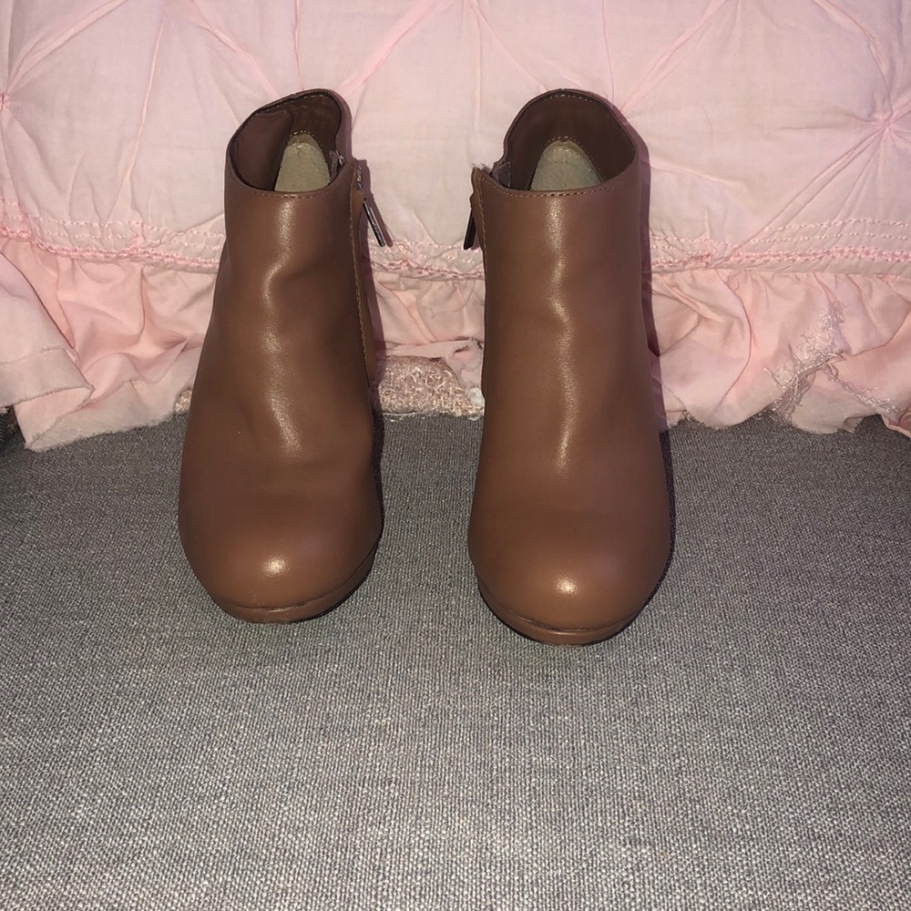 booties - Picture 2 of 8